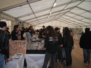 GLI APPASSIONATI DEL ROCK AL MIRABILIA DOMENICA 27 MARZO 2005