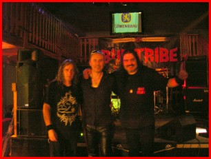 MIRKO IN MEZZO AI "GIGANTI" DARIO CAROLI E BUD ANCILLOTTI DEI BUD TRIBE